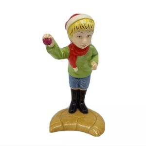 Winnie the Pooh Christmas Collection Christopher Dresses the Tree 2003